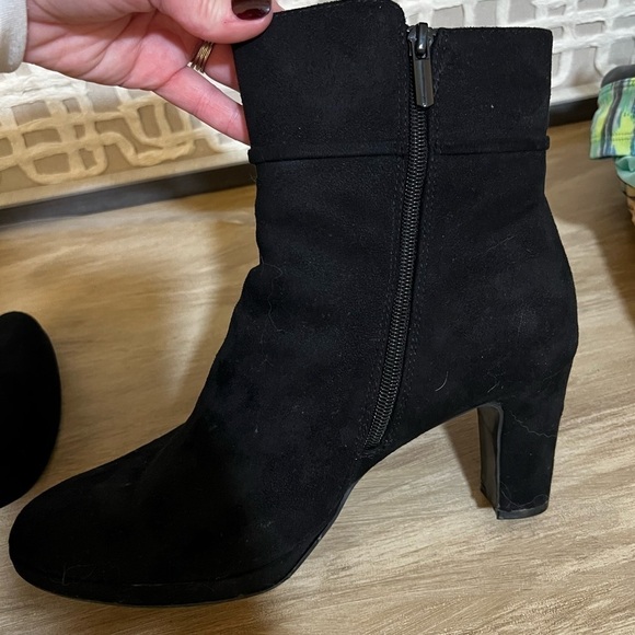 Impo Suede Heel Booties "Vernie" black size 10 - Picture 5 of 6